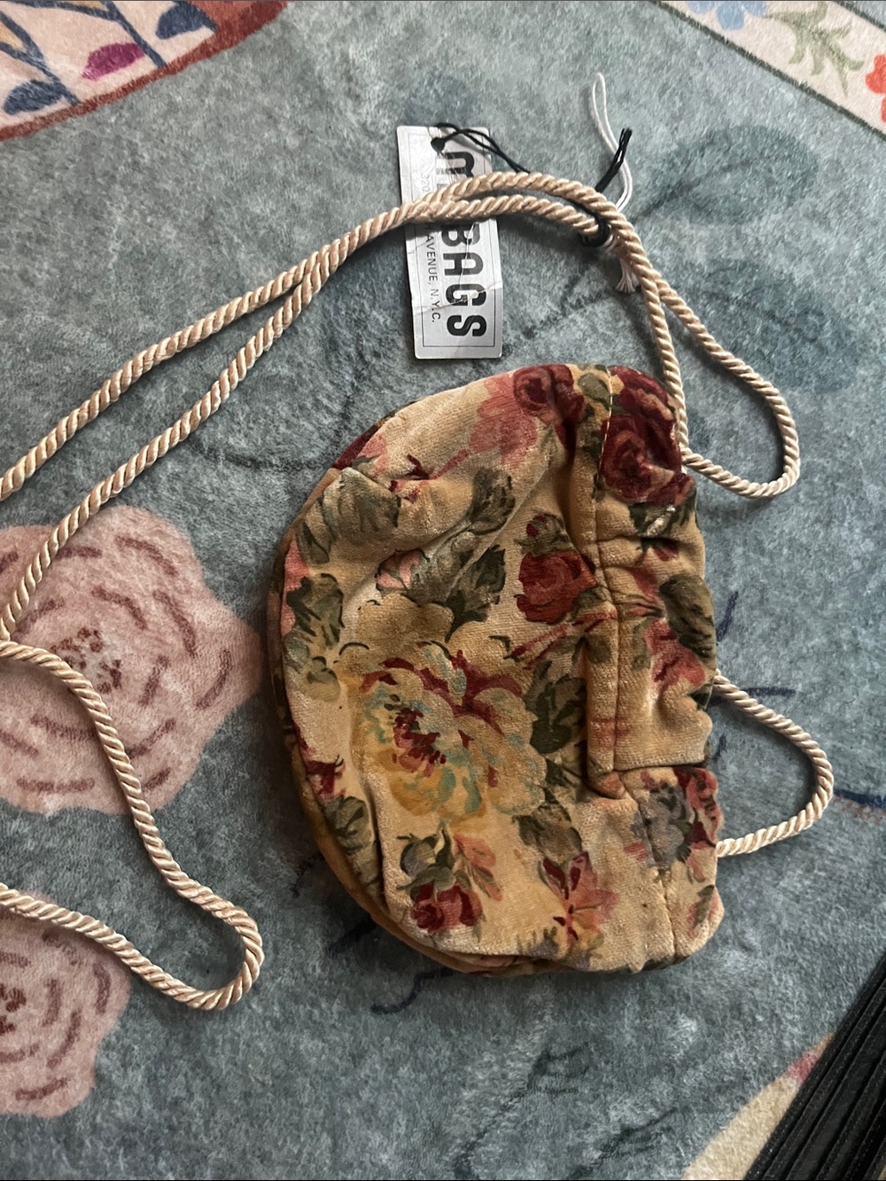 Vintage Floral Mini Drawstring Bag in Beige by